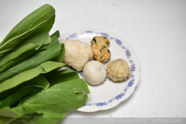 宅配美食。金倉丸子大禮盒。干貝花枝丸/豚肉湯包/粉絲菇菇球/塔香花枝揚。怎麼煮都好吃的丸子組合
