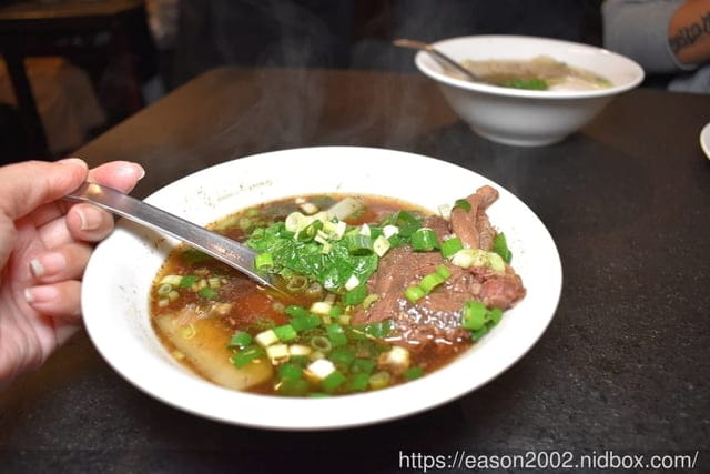 捷運美食。#西門麵店，濃郁的古早味料理、特色餐廳。超推銷魂豬腳飯