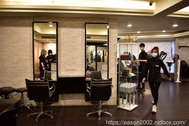 板橋染髮推薦。#Wor Hair Styling（府中店）。專業級的護髮，親民價位合理。染燙只要NT$1200起