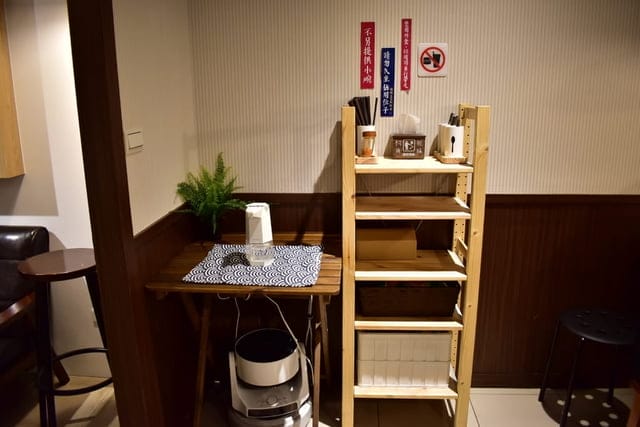 新莊廟街美食推薦。阿公食堂（涼麵）。香烤牛肉蓋飯，香氣四溢