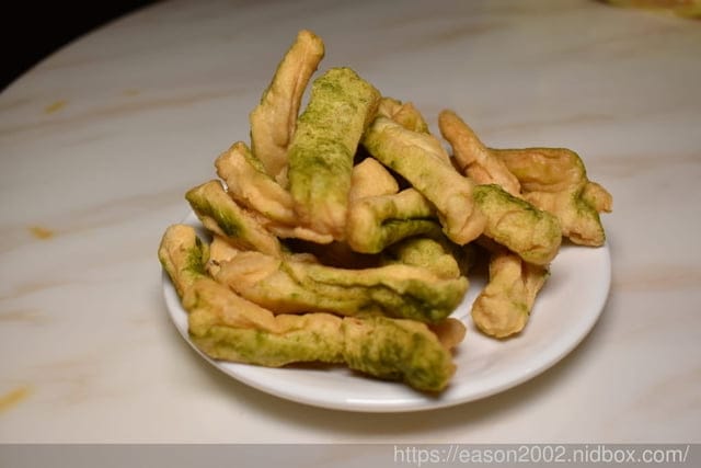 台北萬華雞排推薦。#匠人雞排。炙燒後的明太子起司雞排，94狂。特製化輕抹茶胡椒鹽，增添炸物風味