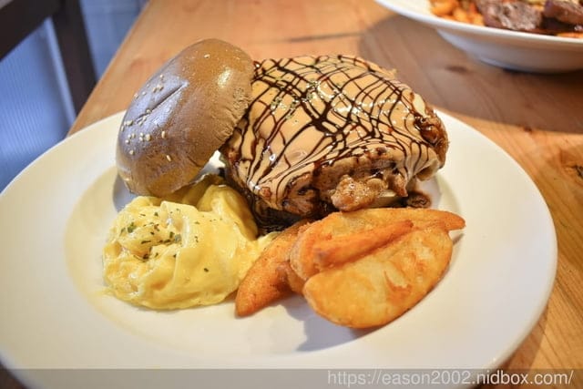 台北東區美食推薦。#史丹貓美式餐廳（忠孝店）。無限時段的早午餐推薦