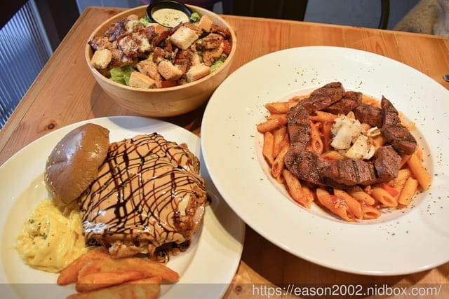 台北東區美食推薦。#史丹貓美式餐廳（忠孝店）。無限時段的早午餐推薦