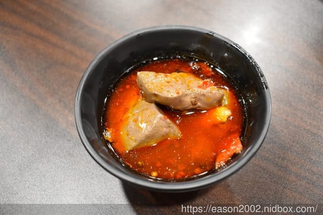 板橋美食推薦。靖豚骨麻辣燙。食材選擇多樣化，連湯頭都可以選擇的麻辣燙