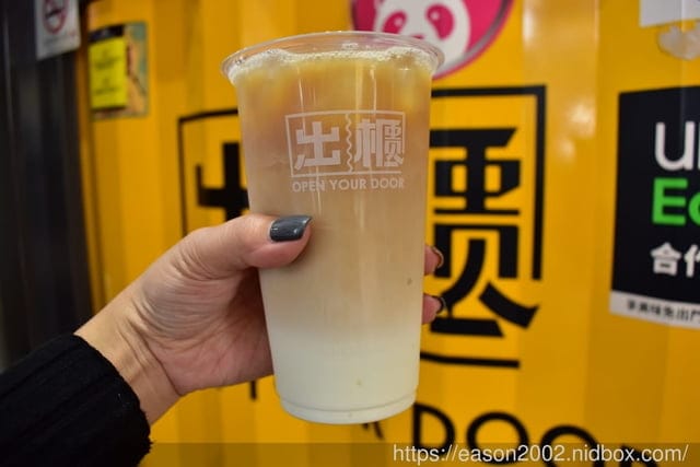 台中手搖飲推薦。#出櫃逢甲旗艦店。網友都在推的超好喝蕎麥飲品。茶香四溢 /芝士厚奶蓋~超浮誇