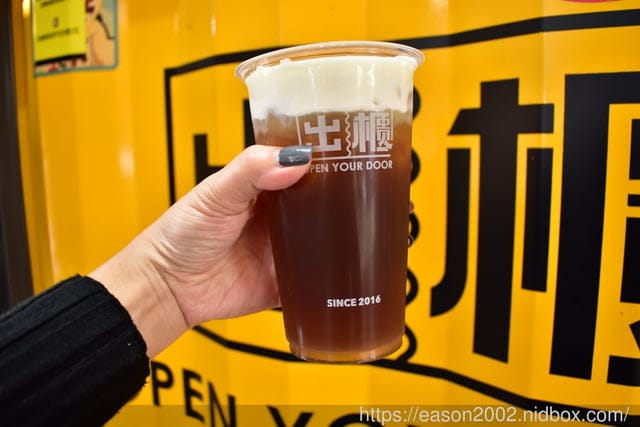 台中手搖飲推薦。#出櫃逢甲旗艦店。網友都在推的超好喝蕎麥飲品。茶香四溢 /芝士厚奶蓋~超浮誇