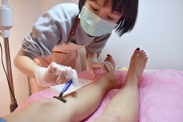 東區日式除毛推薦。Winnie美學東區美甲美睫/日式無痛除毛。永久除毛真的不會痛。夏天不需再反複除毛動作，6-7次就可以無毛迎接夏天。捷運忠孝復興站2號出口旁