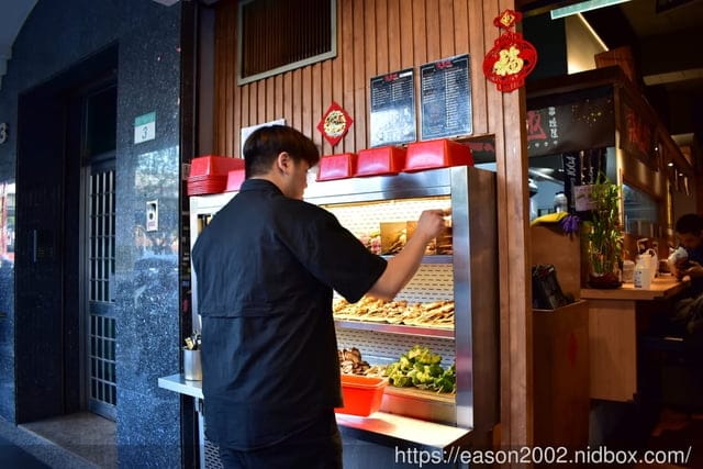 士林美食。柒息地（士林店）。親民化的價位，下班好去處，內用、外帶皆可