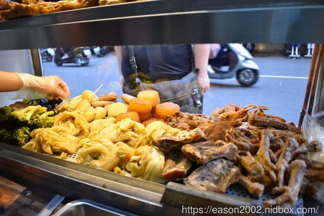新北土城美食。秘醬滷味土城延吉加盟店。神秘的醬汁，讓滷味變得更加鮮甜