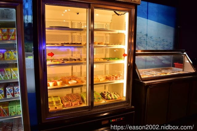 台北公司聚餐吃到飽。嗨蝦蝦百匯鍋物吃到飽。新鮮海鮮/肉品/飲料/甜品/鍋物/握壽司…等，任你吃，吃到飽