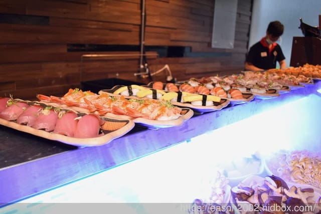台北公司聚餐吃到飽。嗨蝦蝦百匯鍋物吃到飽。新鮮海鮮/肉品/飲料/甜品/鍋物/握壽司…等，任你吃，吃到飽