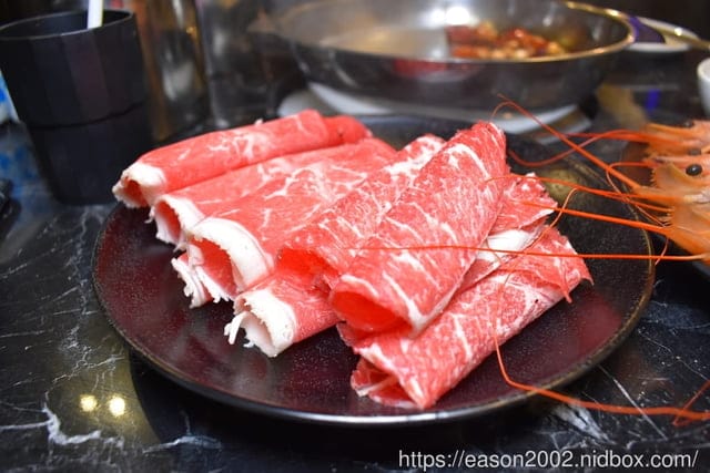 台北公司聚餐吃到飽。嗨蝦蝦百匯鍋物吃到飽。新鮮海鮮/肉品/飲料/甜品/鍋物/握壽司…等，任你吃，吃到飽
