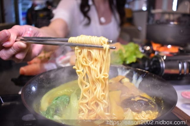 台中美食。玉軒居茶水棧站前店。台中火車站一樓，自家手工製作食材。養生健康