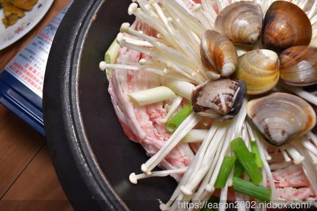基隆美食推薦。金鍋聚精緻鍋物。食材新鮮嚴選，每日當日配送，超新鮮