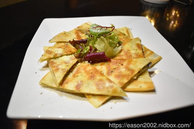 台北天母餐酒館推薦。IcoNiq 餐酒館。特色調酒，讓人心花怒放