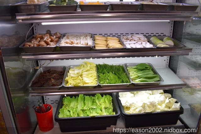 板橋美食推薦。現煮食麻辣鴛鴦火鍋吃到飽。NT＄799享受頂級食材，吃到飽，吃好吃滿