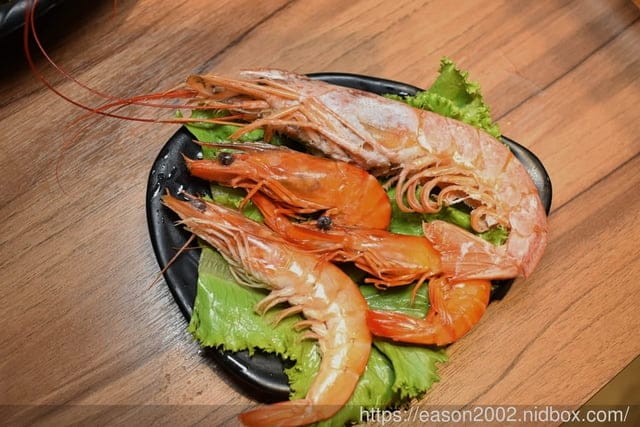 捷運淡水線竹圍站美食。＃鰭川四季鍋物。敲碗激推，來店消費，主餐免費續盤（份量一模一樣）