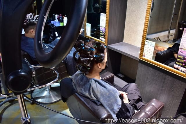 板橋護髮推薦。Wor 髮廊板橋染髮推薦1500元不分長短。#Wor Hair Styling（新埔店）。專業級的護髮，親民價位