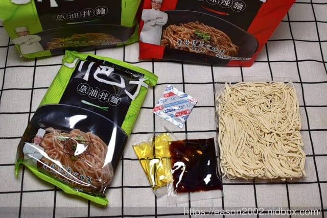 川巴子乾拌麵。快速即食的香Q麵條＆調味，待在家免出門，就可以享受美味