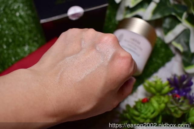 （文末抽獎）＃聖瑟琳Divi4乳霜。全身肌膚都可以使用的緊緻乳霜，超省量，一點點就可以滋潤全臉肌膚
