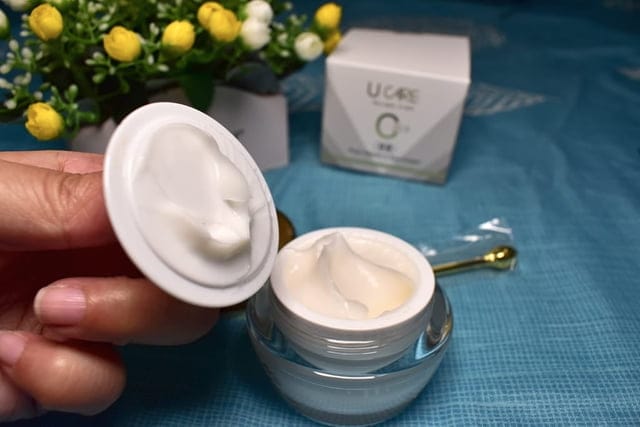 MIT專櫃保養品牌-U CARE。左旋C23.8瓷光亮采眼霜。抵禦3C藍光的秘密武器
