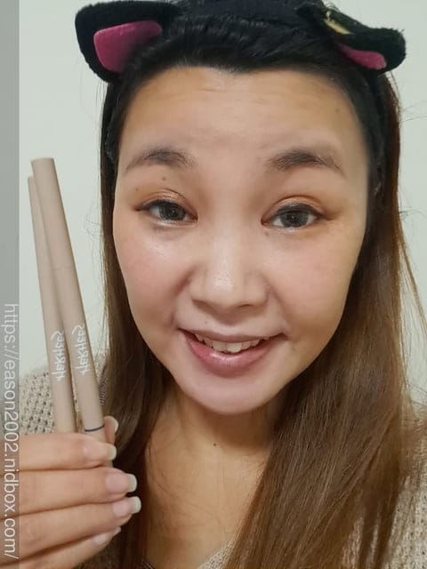 HERHEES 放大眼雙效持色眼線筆 （濃密黑 / 濃茶棕） 0.5ml+0.3g。超顯色，雙頭眼線液筆加眼線筆