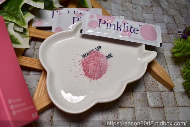 （文末抽獎）蜜拉克露 Pinklite+ 膠原蛋白小粉包。香甜的苺果風味，就像在吃糖果一樣，也能補充膠原蛋白