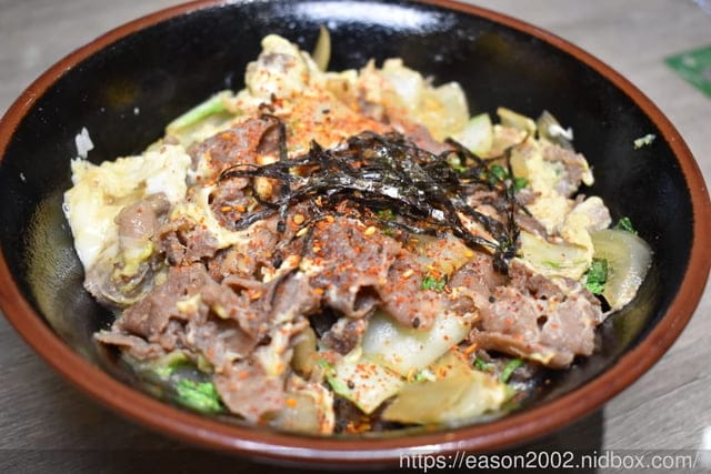 新店咖理飯推薦。迎食流-新店大坪林店。好吃平價的咖理飯，可加醬加飯，無限量供應熱麥茶&湯品