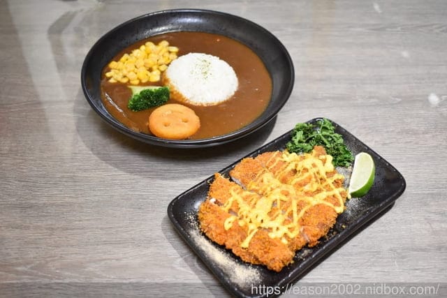 新店咖理飯推薦。迎食流-新店大坪林店。好吃平價的咖理飯，可加醬加飯，無限量供應熱麥茶&湯品