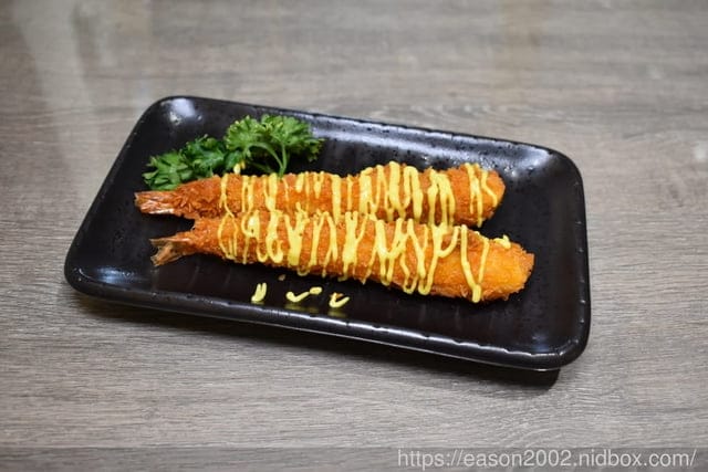 新店咖理飯推薦。迎食流-新店大坪林店。好吃平價的咖理飯，可加醬加飯，無限量供應熱麥茶&湯品