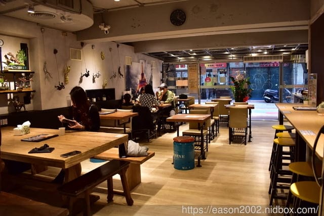 東區鐵板燒。金鶴屋Kintsuruya-延吉總店。雙人套餐吃飽足，蔬菜份量超多。享受飲料吧/冰淇淋/白飯/味增湯 無限量供應