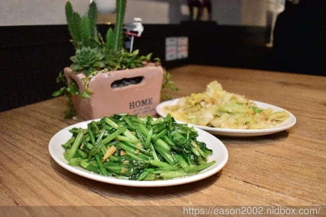 東區鐵板燒。金鶴屋Kintsuruya-延吉總店。雙人套餐吃飽足，蔬菜份量超多。享受飲料吧/冰淇淋/白飯/味增湯 無限量供應