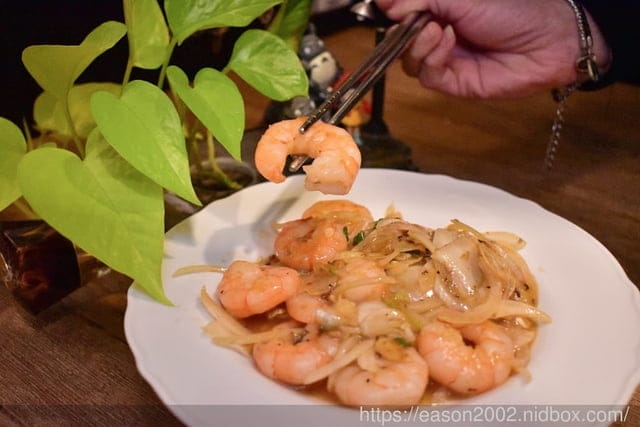 東區鐵板燒。金鶴屋Kintsuruya-延吉總店。雙人套餐吃飽足，蔬菜份量超多。享受飲料吧/冰淇淋/白飯/味增湯 無限量供應