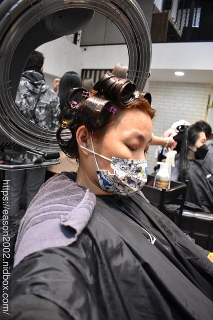 新莊染髮推薦。Wor 髮廊新莊染髮推薦1500元不分長短。#Wor Hair Styling（新莊店）。專業級的護髮，親民價位