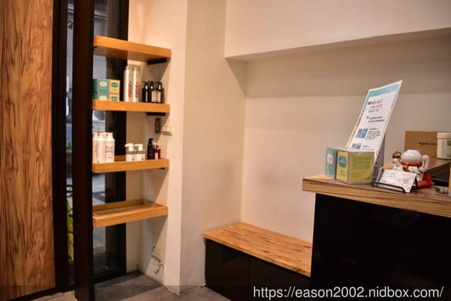 新莊染髮推薦。Wor 髮廊新莊染髮推薦1500元不分長短。#Wor Hair Styling（新莊店）。專業級的護髮，親民價位