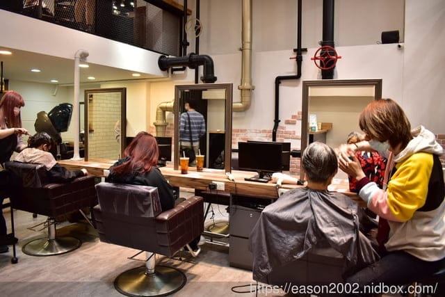 新莊染髮推薦。Wor 髮廊新莊染髮推薦1500元不分長短。#Wor Hair Styling（新莊店）。專業級的護髮，親民價位
