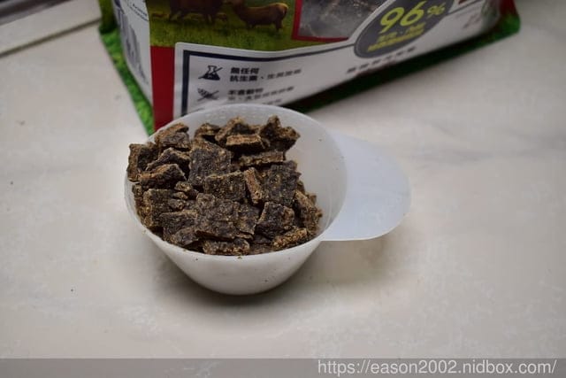 嗜口性最佳的寵物飼料推薦。ZIWI巔峰狗飼料。紐西蘭巔峰鮮肉狗糧，不含肉粉、抗生素及穀物、米、馬鈴薯，毛孩食用好安心