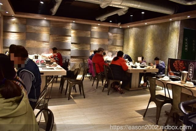 全台最大火鍋集團。樂多多集團/來新莊插旗第二家。狂一鍋 新台式火鍋（新莊八德店）。火鍋迷必吃名店。排隊宵夜名店
