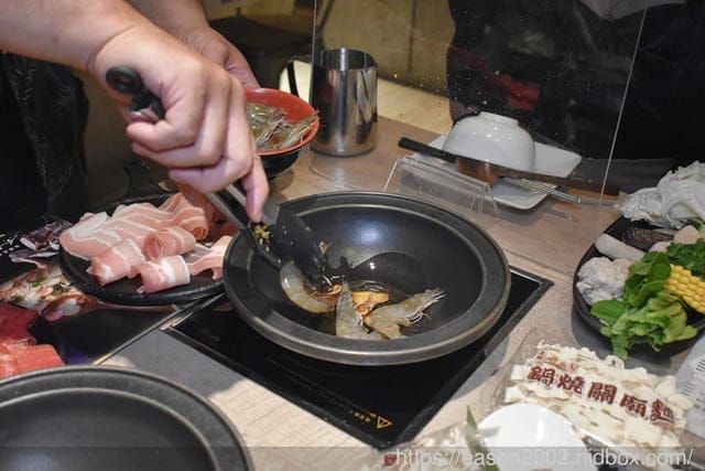 全台最大火鍋集團。樂多多集團/來新莊插旗第二家。狂一鍋 新台式火鍋（新莊八德店）。火鍋迷必吃名店。排隊宵夜名店