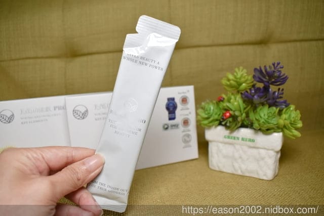 2022最夯保養聖品。名絢生技 美顏功能飲pro。無防腐劑，方便隨手包設計，隨時補充美顏成分。懶人最愛保養飲品