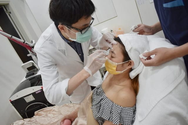 板橋肉毒推薦。＃法邑極緻美學診所。快速終極你的抬頭紋，拍照不用開美肌，也能美美der
