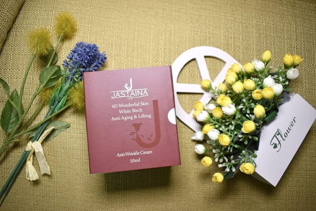 2022熟齡肌專用抗老聖品推薦。JASTAINA 植物性激素極緻霜。精選植萃，天然保濕抗老成分