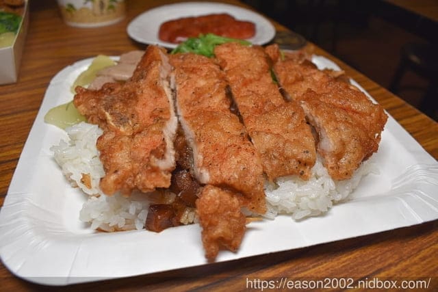 中正區便當。黑滷魯肉飯。訂便當率高的人氣美食。魯肉香氣四溢，原汁原味，排骨飯超推～