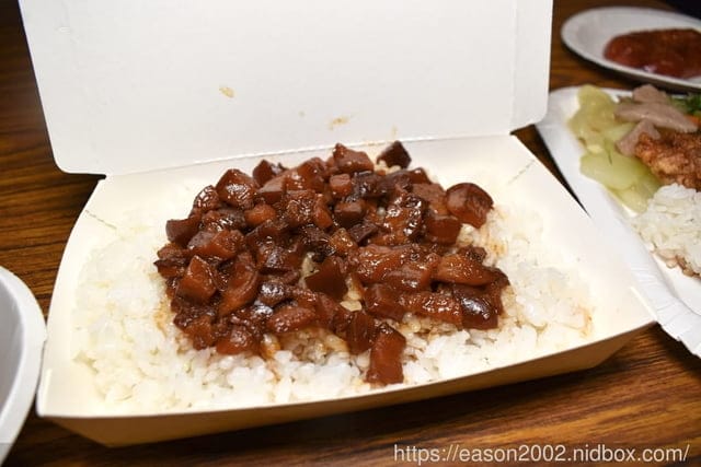 中正區便當。黑滷魯肉飯。訂便當率高的人氣美食。魯肉香氣四溢，原汁原味，排骨飯超推～