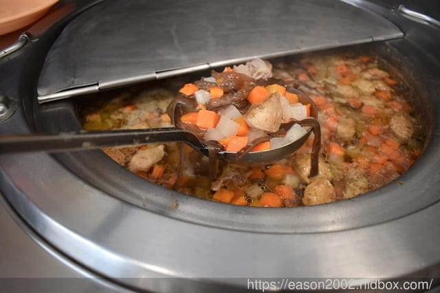 中正區便當。黑滷魯肉飯。訂便當率高的人氣美食。魯肉香氣四溢，原汁原味，排骨飯超推～