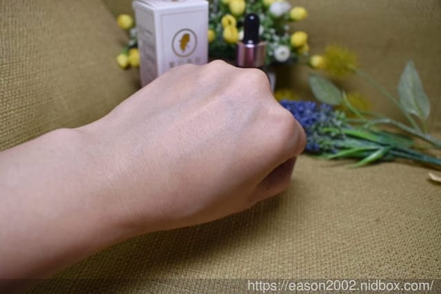 抗老精華液推薦。愛巳美妝-六胜肽抗皺精華液。抗老緊緻，同時滋潤肌膚，維持肌膚油水混合