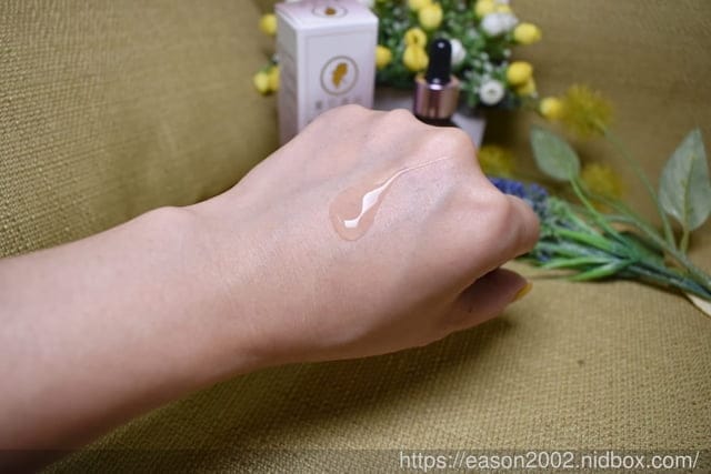 抗老精華液推薦。愛巳美妝-六胜肽抗皺精華液。抗老緊緻，同時滋潤肌膚，維持肌膚油水混合
