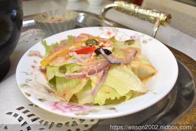 中山咖哩/中山甜點推薦。Moni咖哩中山旗艦店。不使用塊狀咖哩，堅持食材新鮮嚴選