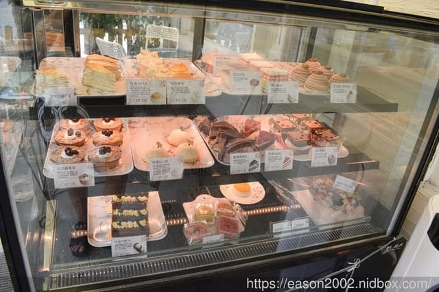 中山咖哩/中山甜點推薦。Moni咖哩中山旗艦店。不使用塊狀咖哩，堅持食材新鮮嚴選