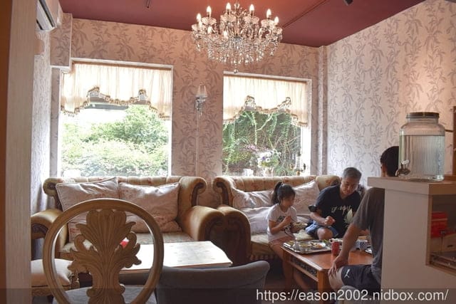 中山咖哩/中山甜點推薦。Moni咖哩中山旗艦店。不使用塊狀咖哩，堅持食材新鮮嚴選